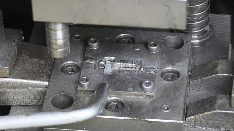 成都汽车精密模具：揭秘精密模具在汽车制造中的关键作用
