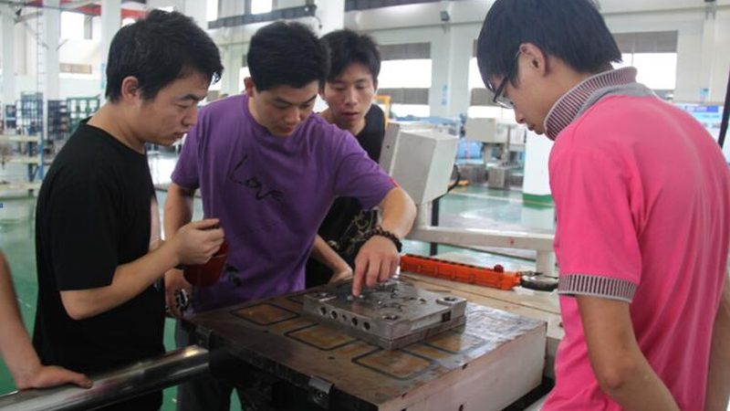 汽车配件模具制造：成都厂家的核心优势与选型要点**
